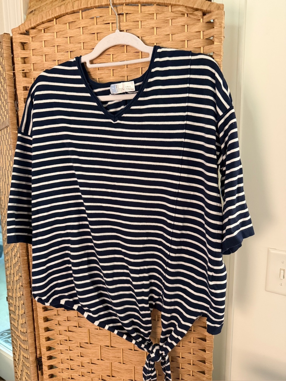 Time and Tru Navy and White Striped Tie-Hem V-Neck Top knit weight  Large